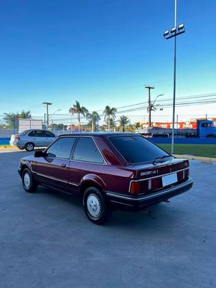 FORD ESCORT 1.8 GHIA 8V GASOLINA 2P MANUAL FORD ESCORT 1.8 GHIA 8V GASOLINA 2P MANUAL